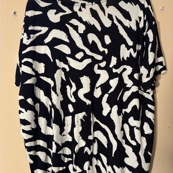 Nine West Zebra Print V-Neck Top - Picture 2 of 4